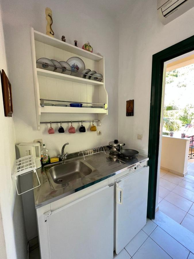 Lithino Apartments - 5Min From The Beach Agios Ioannis Peristeron  Exterior photo